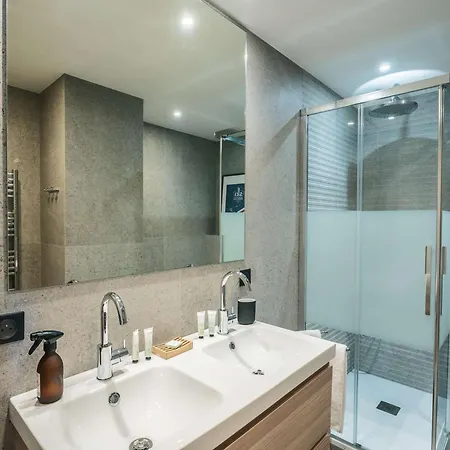 Apartment Superbe Skis Aux Pieds Avec Cheminee Et Parking A Meribel - Fr-1-180-629